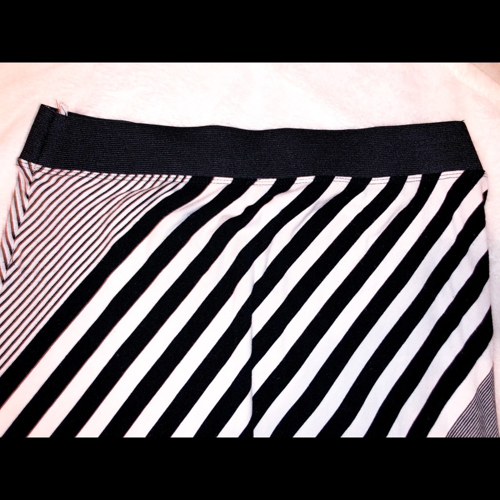 Black and white maxi skirt
